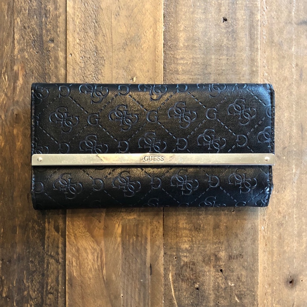 Stylish Guess Wallet